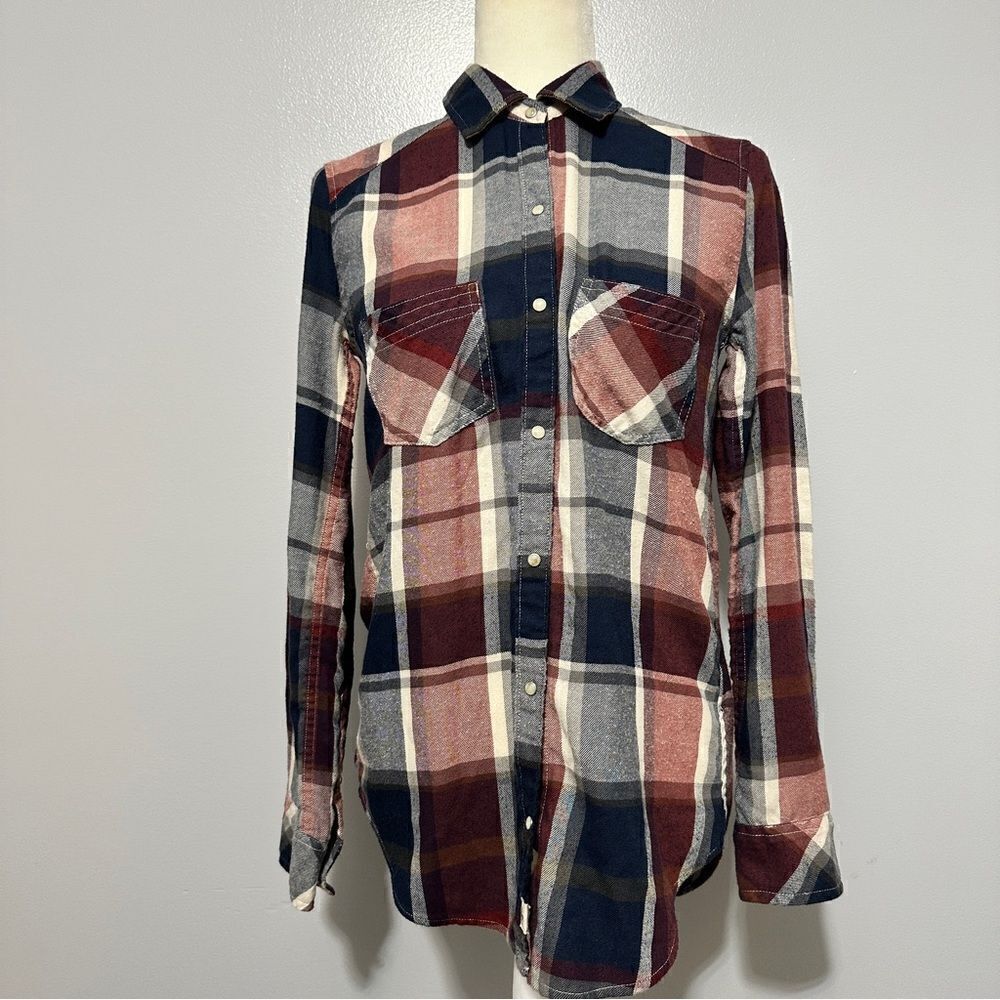 Abercrombie and Fitch women’s garnet and blue plaid snap up shirt size XS